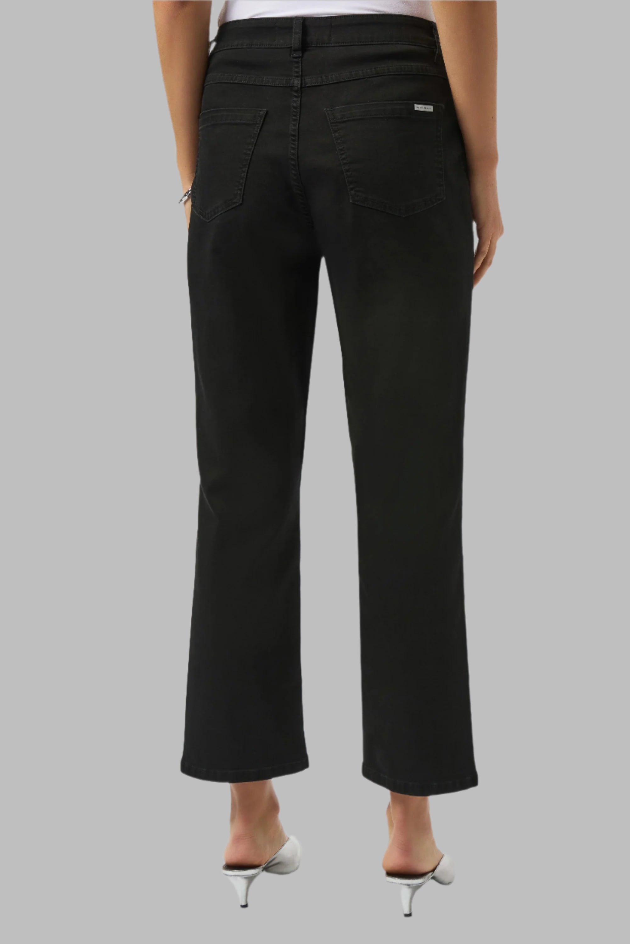 Margot - Classic Straight Leg Stretch Jeans