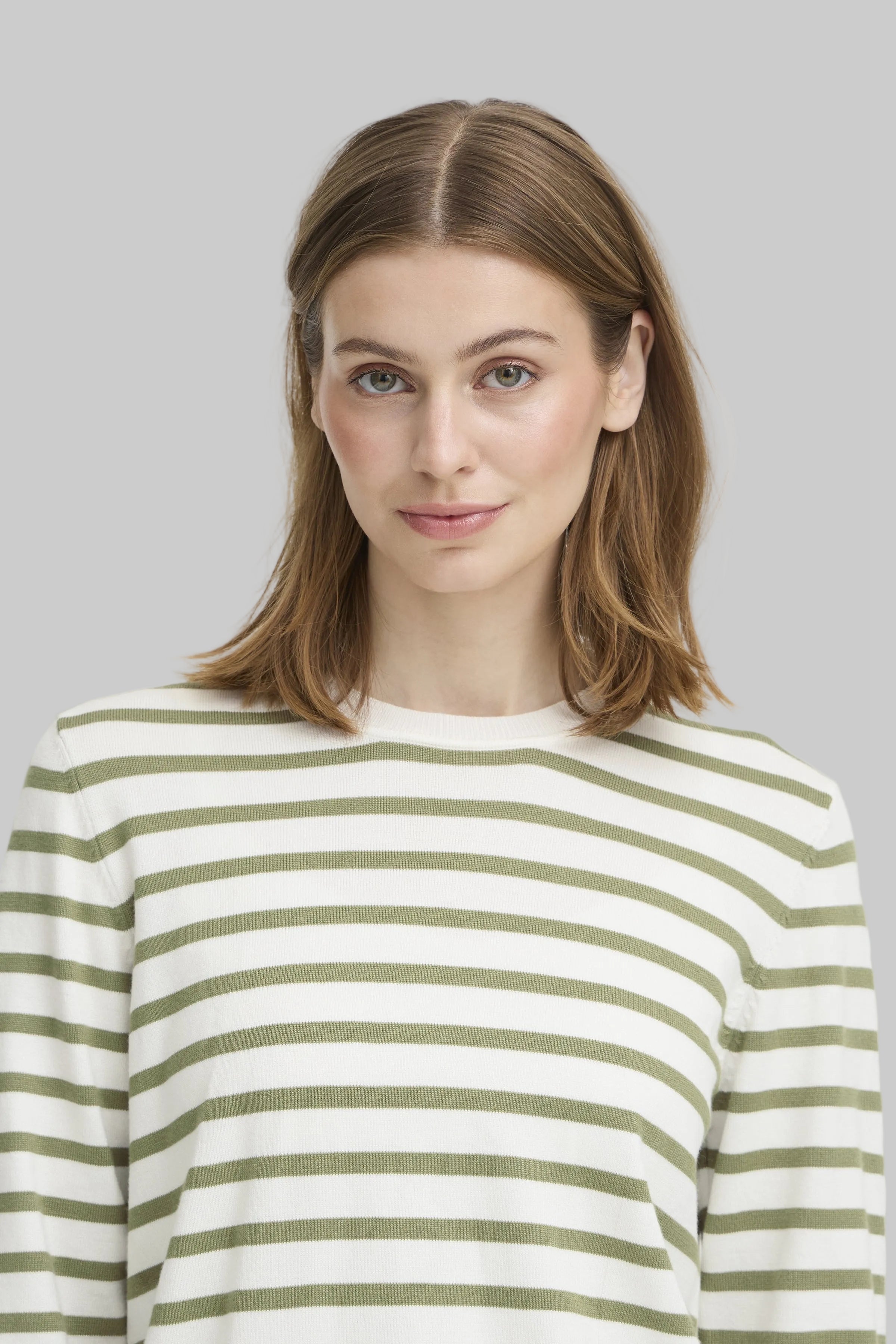 IHLULS O- Neck Pullover