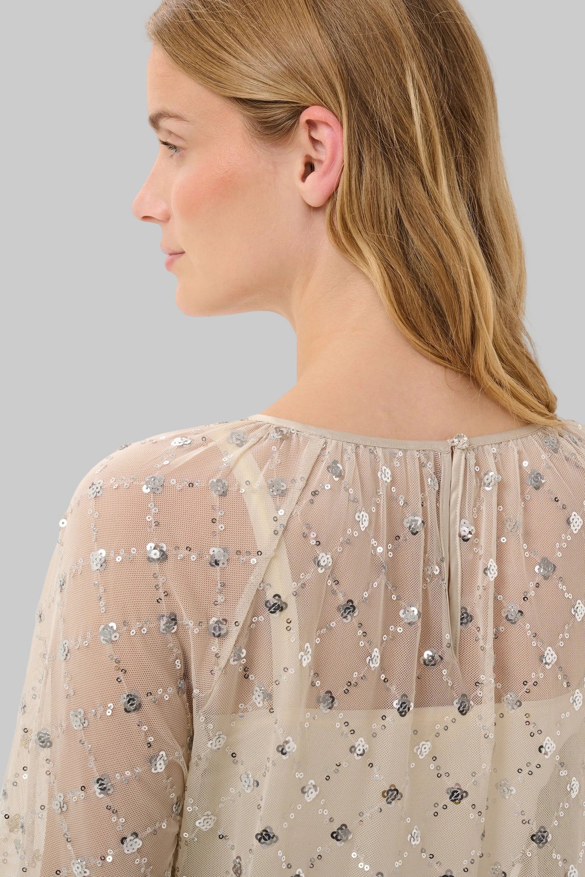 DimkaPW Blouse
