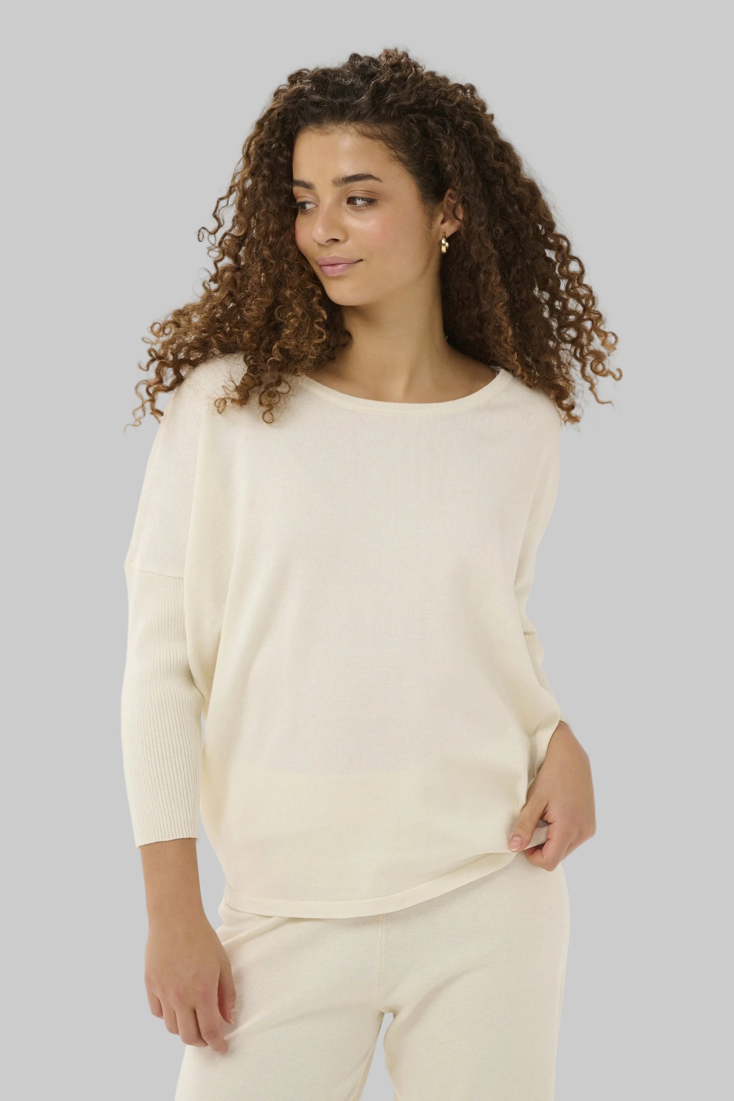 MilaSZ R-Neck Pullover