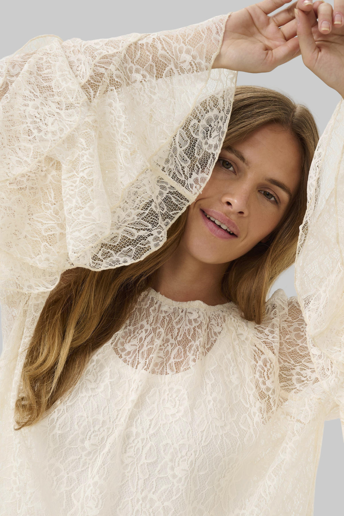 CUclemency Ruffle Sleeve Blouse