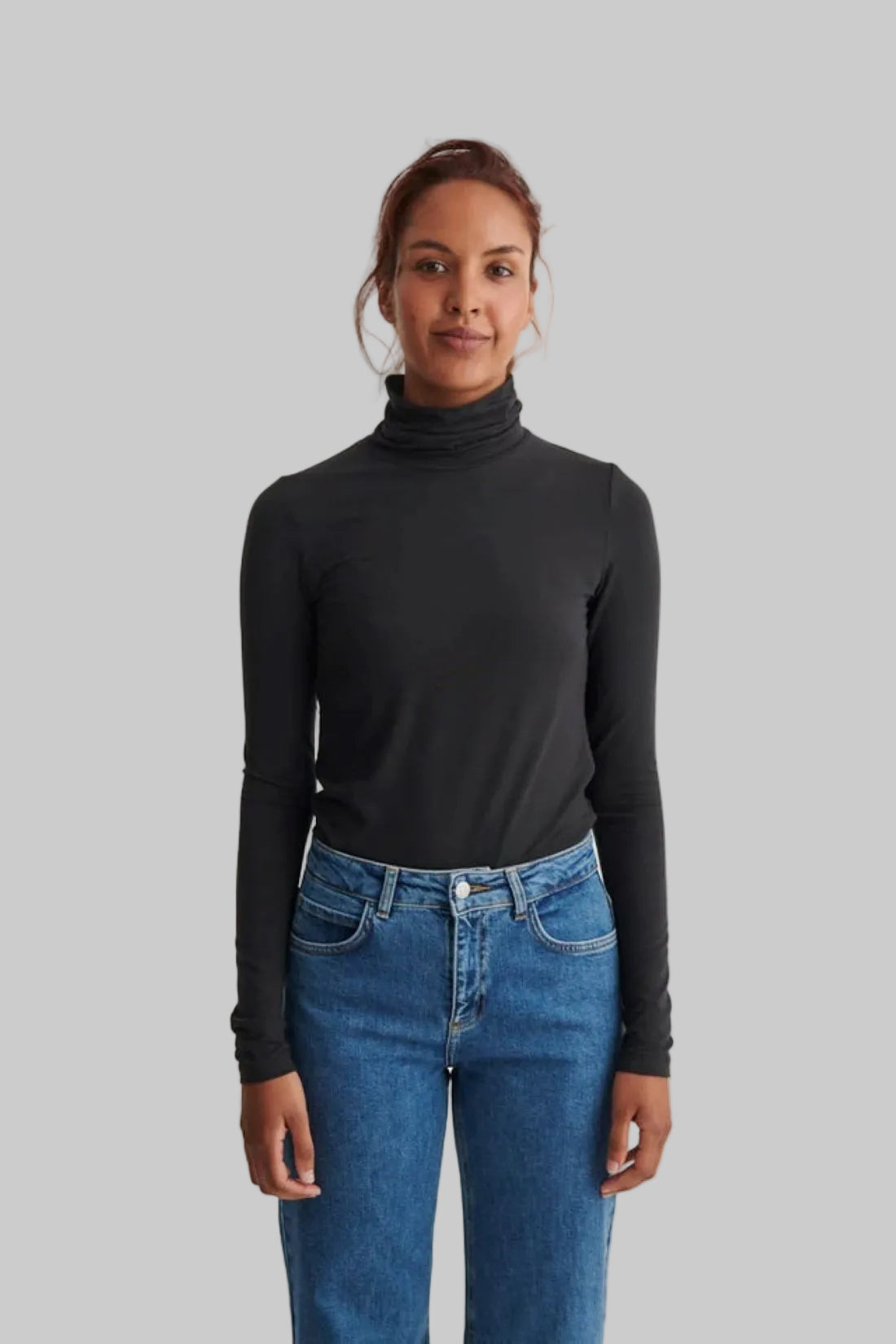 Joline Turtle Neck
