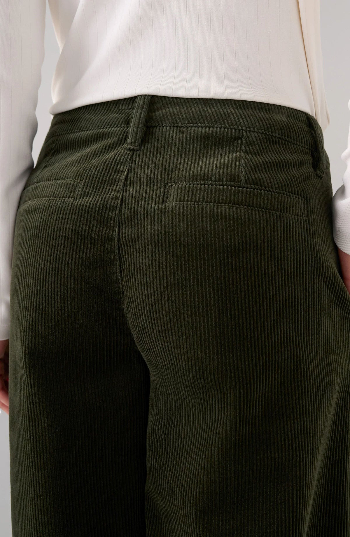 Crop Wide Leg W/Pintucks