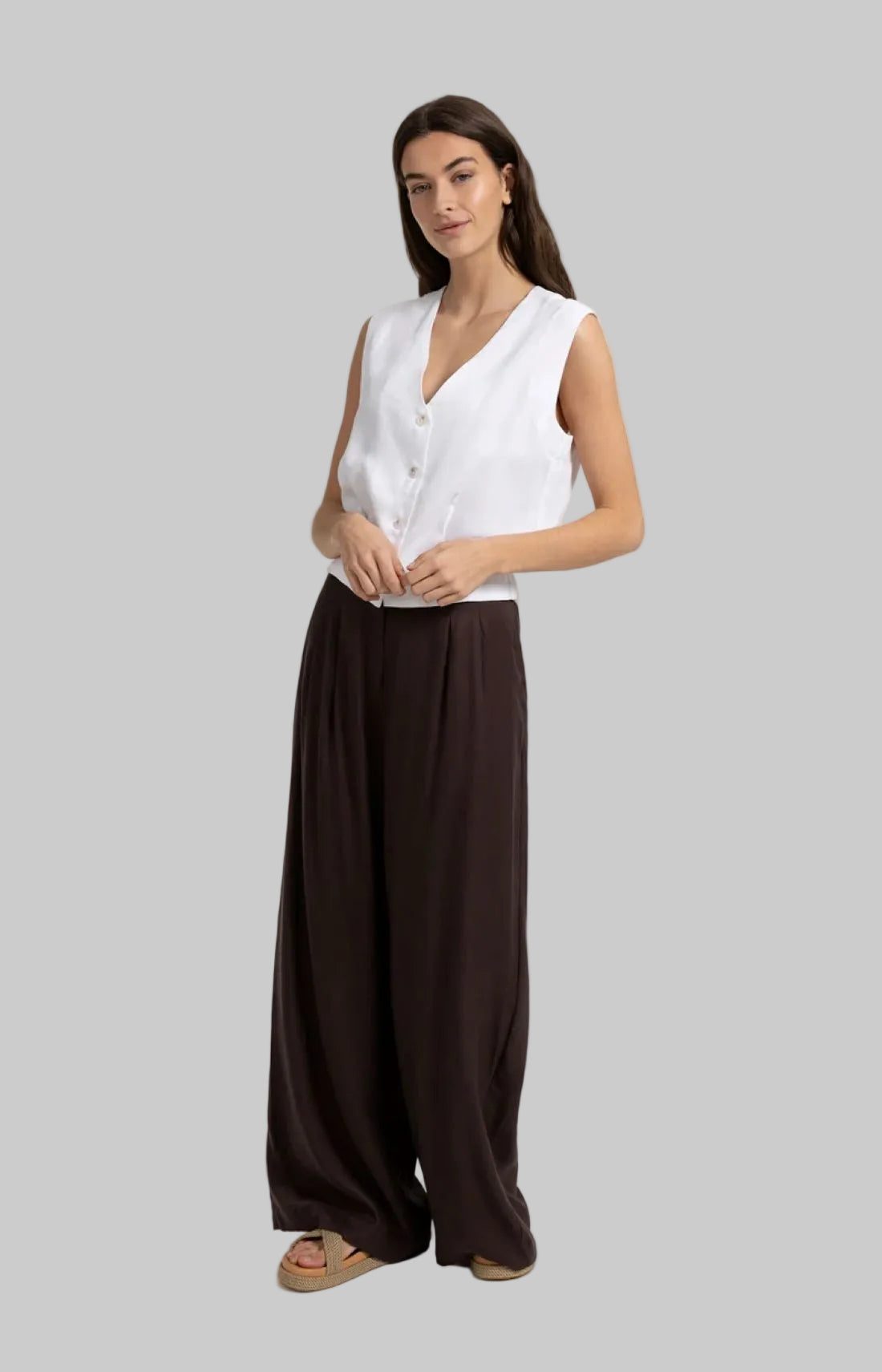 Sleeveless Blouse with Pleat Detail and Elastic Hem